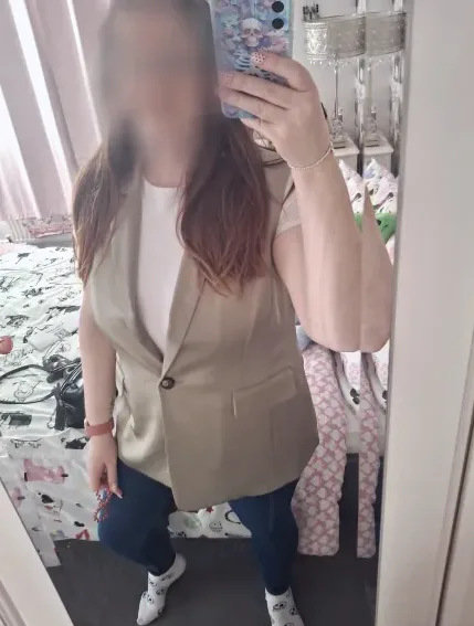 Anna, 38