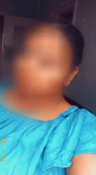 Büsra, 29