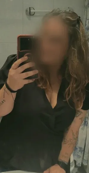 Chiara, 35