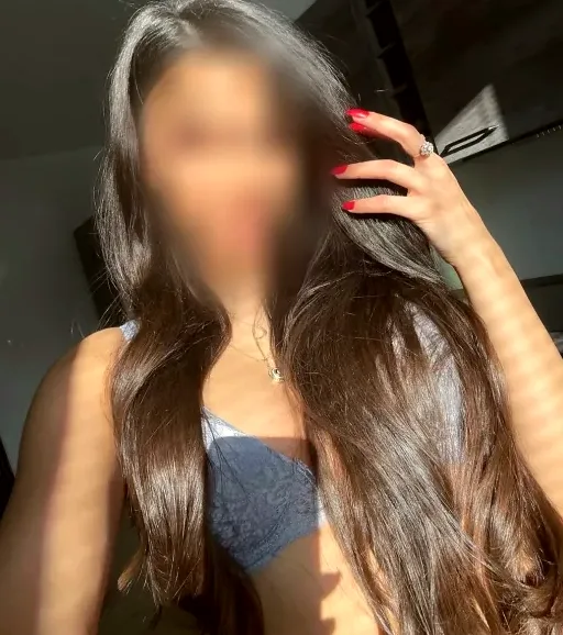 Helena, 32