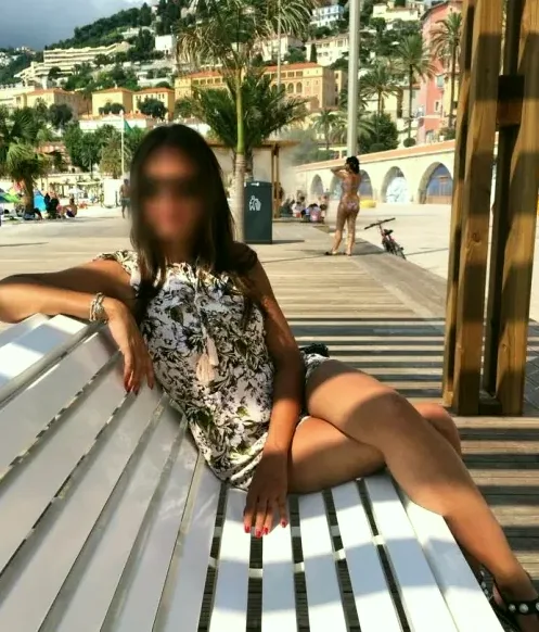Katrin, 32
