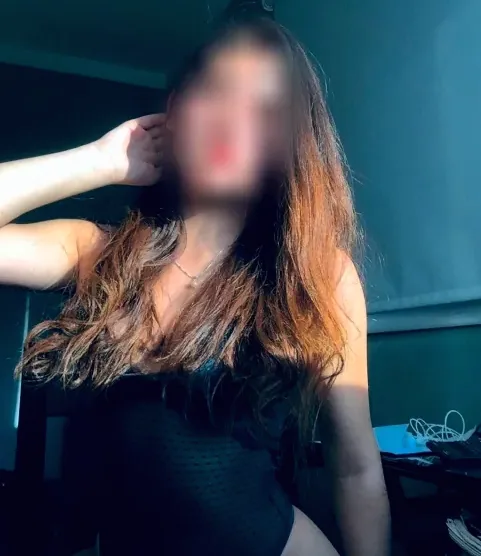Leonie, 32