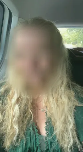 Melina, 29
