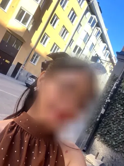 Neele, 26