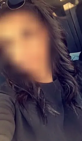 Nicole, 20
