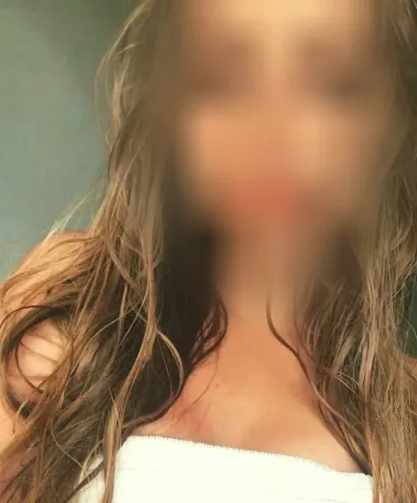 Nicole, 26