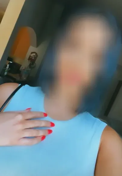 Paula, 32