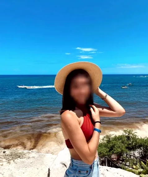 Sarah, 22