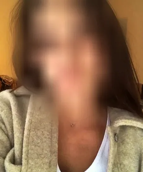 Sina, 28