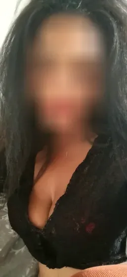 Stefanie, 36