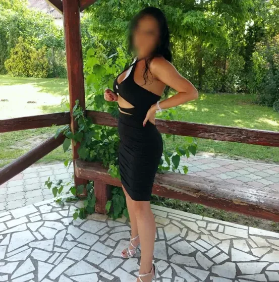 Stefanie, 36