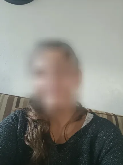 Vanessa, 25